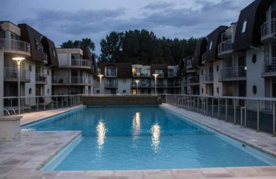 Blutsyde Estepona 008 Bredene Exterior foto